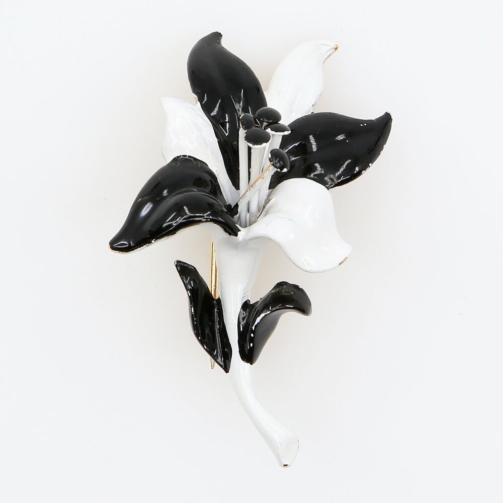 Vintage‎ HAR (Hargo Creations) Black and White Enamel Lily Flower Brooch 1960s